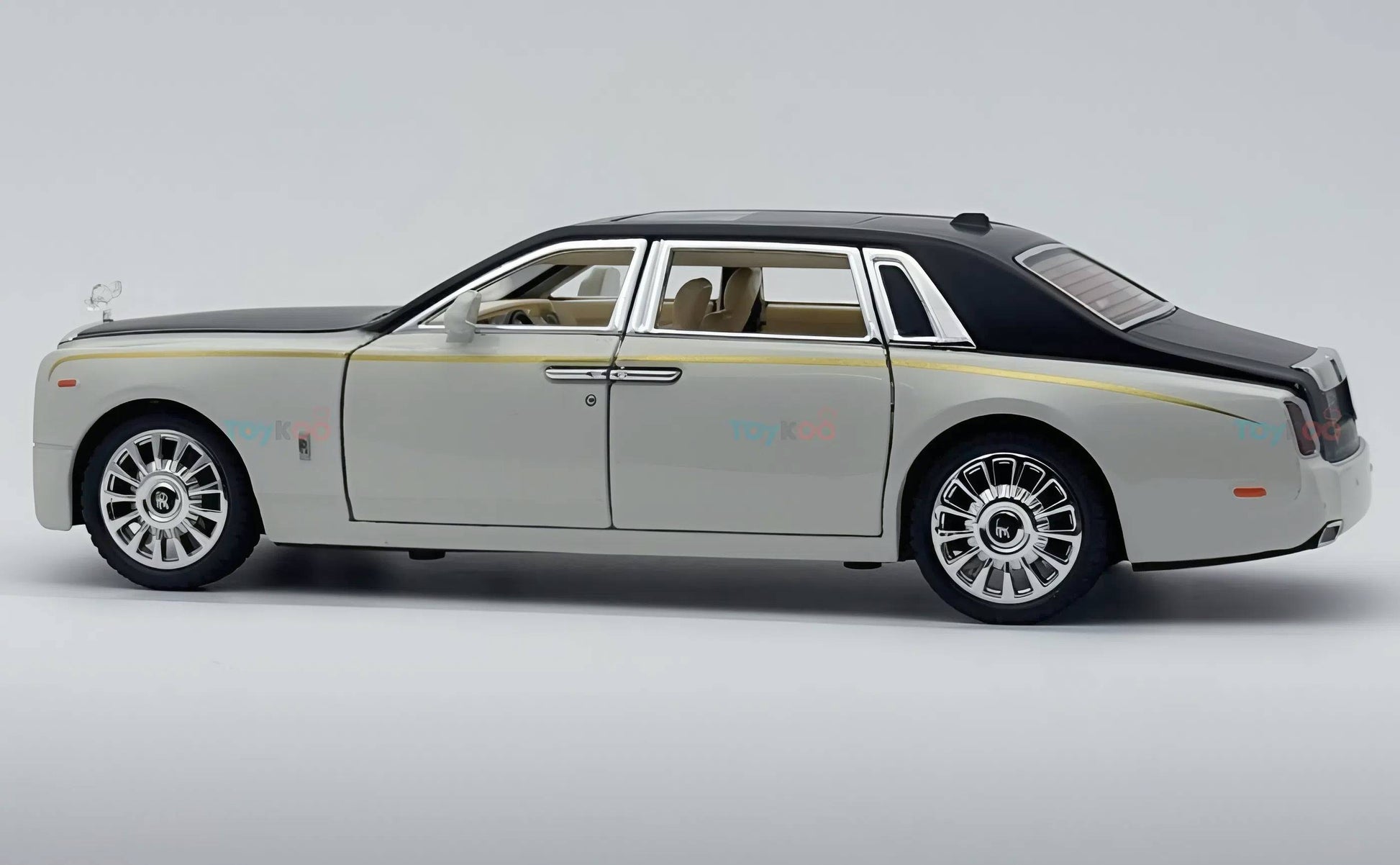 Rolls Royce Phantom 1:24 diecast scale model | Assorted Color